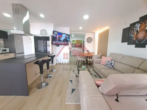 Excelente apartamento com 2 terraços na Av. Luísa Todi