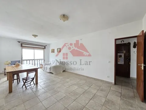 EXCLUSIVO - Apartamento T2 situado na Av São Francisco Xavier,