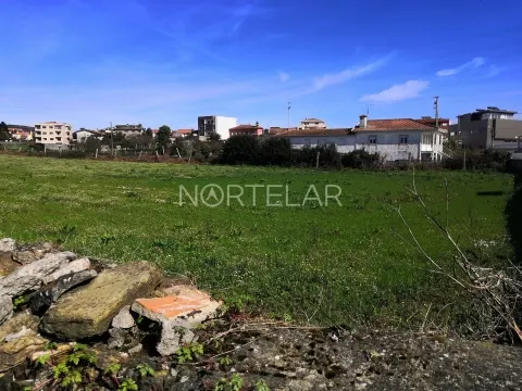 Terreno para construção de moradias centro de Ribeirão, Vila Nova de Famalicão  Lote com  PIP para c