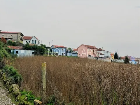 Terreno 3.280 m² com parecer para 14 moradias – Trofa