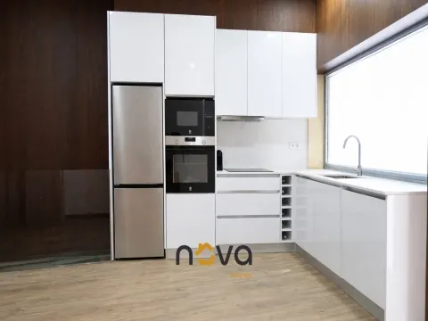 Apartamento T1+1 remodelado a 50m da praia, Póvoa de Varzim