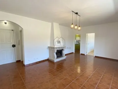 Apartamento T1 com garagem