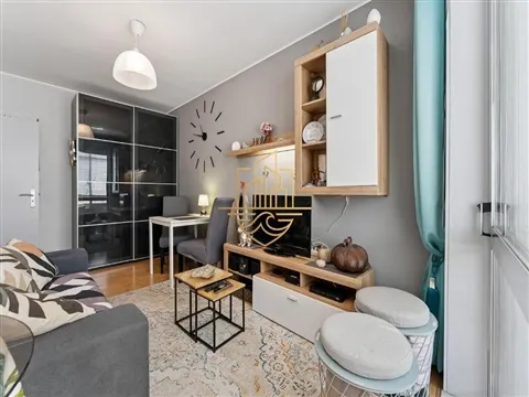 T1 Remodelado e Mobilado com Marquise | Centro do Porto