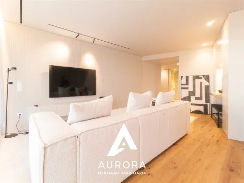 Apartamento T2 último piso - Vista mar - Varanda Sul - 3 Lugares de garagem + Arrumos