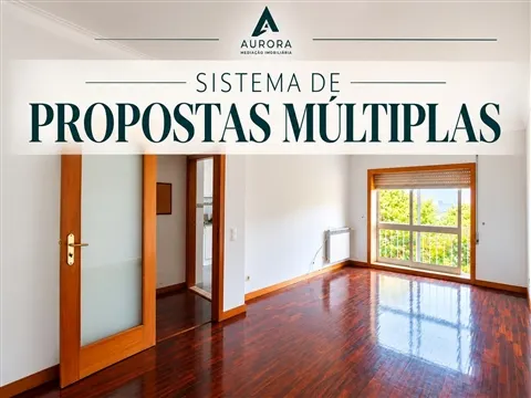 Apartamento T3 com 2 lugares de garagem e sótão