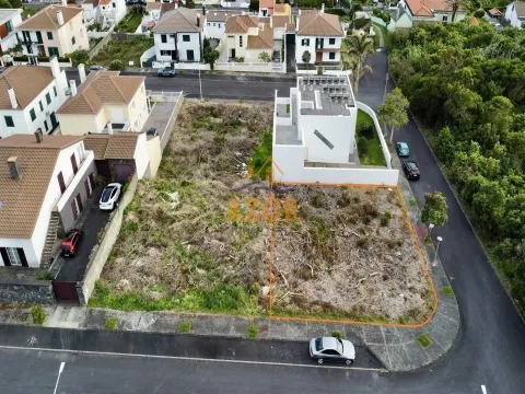 Terreno para construção em Rosto do Cão (Livramento)