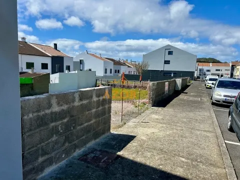 Lote para construção em Ponta Delgada