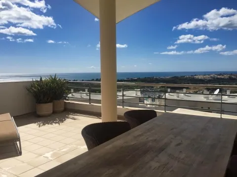 Superbe Penthouse avec vue sur la mer