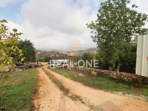 Terrain à Paderne avec 2 760 m2 à un bon prix.