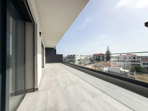 Modern 3 Bedroom Apartment in Gambelas - Faro