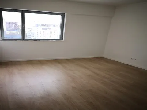 T1 - Arrendamento - Lugar de Estacionamento e Arrecadação