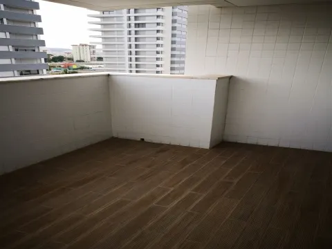 T2 com Varanda - Arrendamento - Cozinha Equipada e Mobilado - Lugar de Estacionamento e Arrecadação