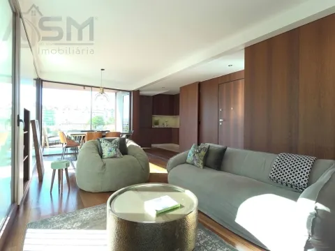 Appartement T3 moderne et récent, avec suite et garage, au cœur d’un quartier privilégié de Lisbonne