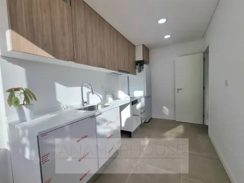 Apartamento T2 remodelado,primeiro andar,Venteira,Amadora,Lisboa