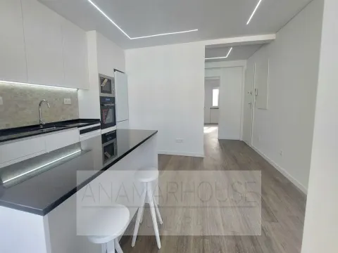 T2 remodelado, Póvoa De Santo Adrião, Olival de Basto, Odivelas