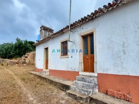 ANG1154 - Moradia T2 para Venda em Cortiçal, Porto de Mós