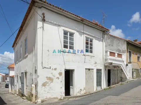 ANG1088 - Prédio para Venda em Maiorga, Alcobaça