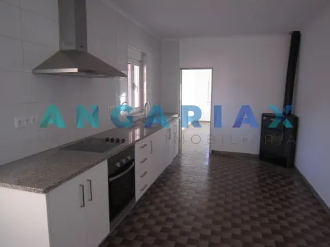 ANG1289 – 2+1 Bedroom House for Rent in Marinha Grande