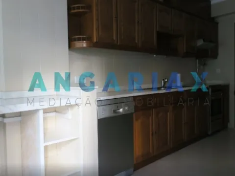 ANG1492 - Apartamento T2 para Arrendamento em Leiria