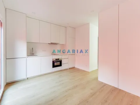 ANG1524 - Apartamento T0 para Arrendamento em Leiria