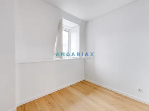 ANG1524 - Apartamento T0 para Arrendamento em Leiria