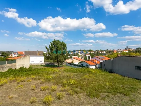 ANG1483 - Terreno para Venda em Leiria