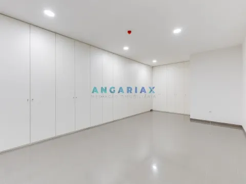 ANG1561 - Local Commercial à Louer à Beira-Rio, Leiria