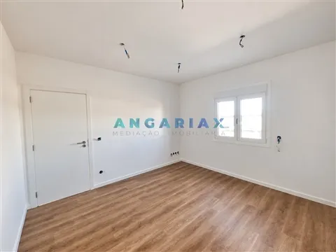 ANG1674 - Moradia T2 para Venda em Leiria