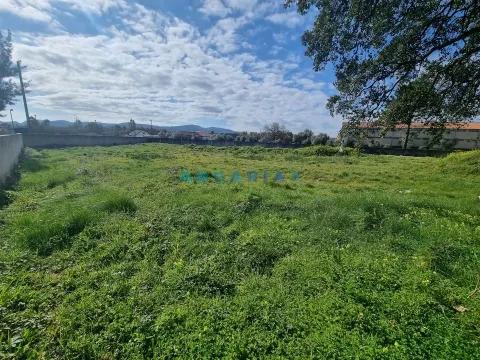 ANG726 - Land with 2500m2 for Sale in Porto de Mós