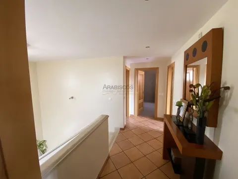 Moradia T4 - Piscina- Jardim- Bela Vista - Lagoa