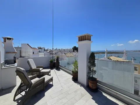 Magnífico T6 - Centro de Alvor - Luxuosa - Vistas Deslumbrantes - Piscina - Jacuzzi - Garagem
