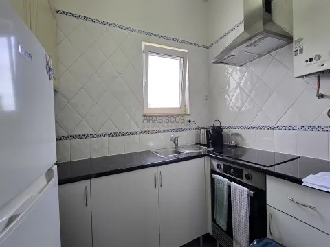 Appartamento con 2 camere da letto - arredato e attrezzato - Condominio con giardino - Parcheggio pr