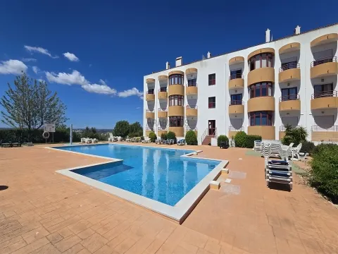 Appartement T1  - piscine - vue sur la mer - résidence sécurisée - jardins -  Alvor