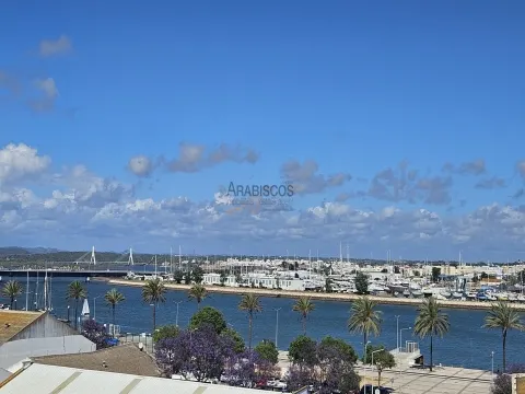 Apartamento T2 - Arrendamento Anual - Mobilado - Equipado - Portimão