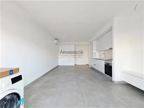 Apartment T1 – Swimming Pool – Air Conditioning – Balcony –  Storage – Parking – Portimão – Algarve