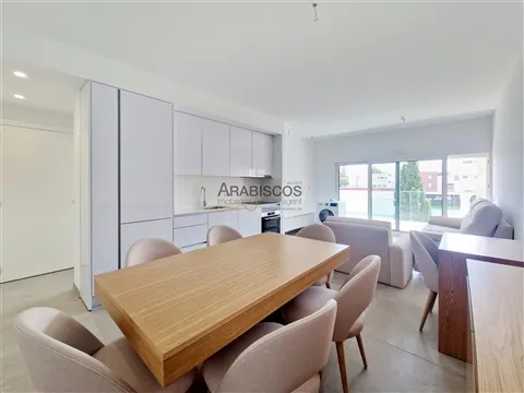 Apartamento T1 - Piscina - Ar Condicionado - Varanda -  Arrumo - Estacionamento - Portimão - Algarve