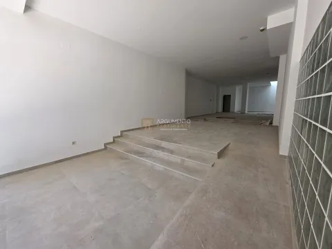 Loja para Restauração, Comércio ou Serviços – Centro da Maia