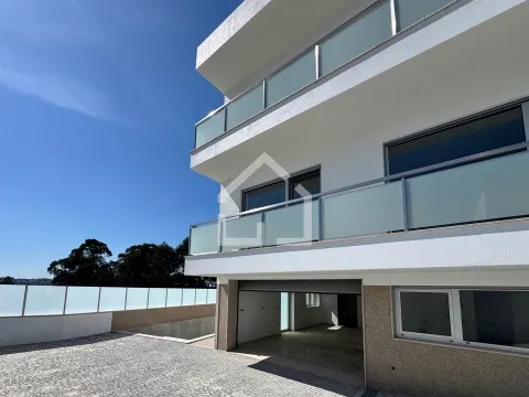 Moradia T4 com Piscina - Lobão