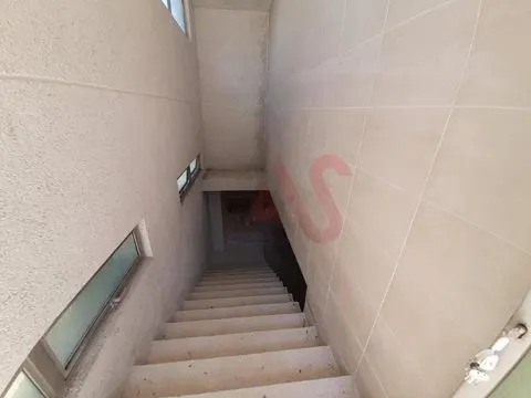 Tienda con 256 m2 en S. Miguel, Vizela