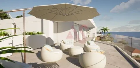 Lussuosa casa bifamiliare con 4 camere da letto in costruzione ad Arco da Calheta, Madeira