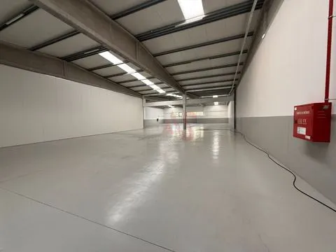 Pavilhão Industrial com 1.080 m2 Fermentões, Guimarães