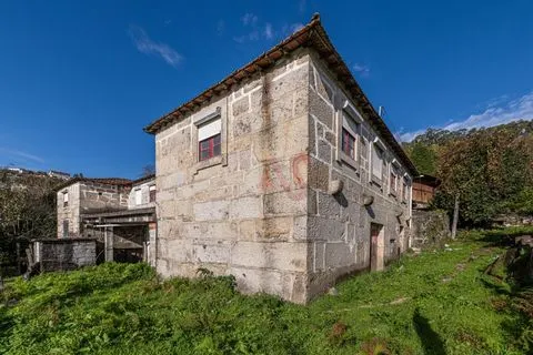 Fattoria storica di 27.397 m², a Guimarães