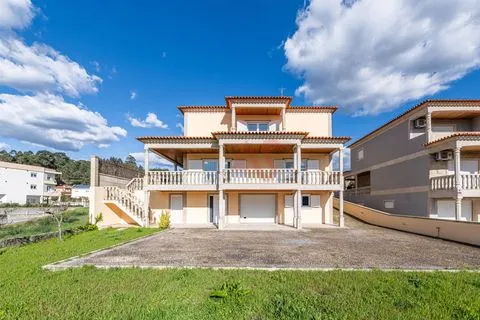 Moradia T4 em Recezinhos (S. Mamede), Penafiel