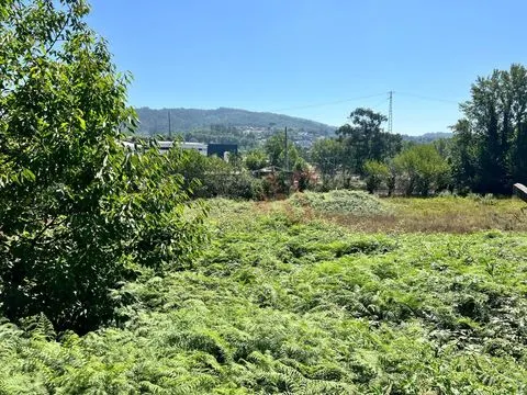 Terreno com 6.715 m² para Construção de Prédio com 3 Andares em Infias, Vizela