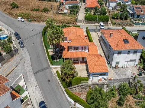 Moradia T3 de Luxo com Jardim e Espaço Exterior em Idães, Felgueiras