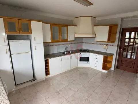 Apartamento T3 para arrendar em Margaride, Felgueiras