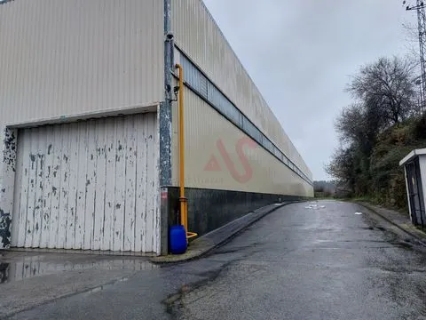 Armazém Industrial com 16.317,70 m² em Vila das Aves, Santo Tirso