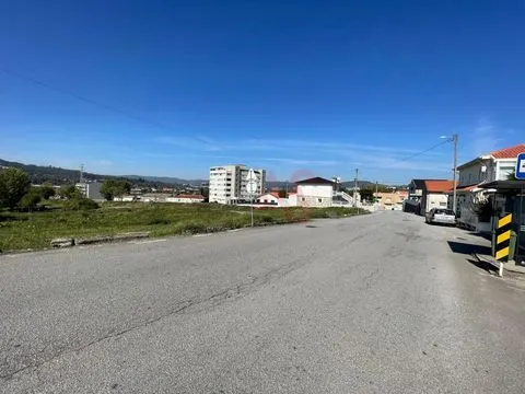 Terrain à bâtir de 39 212 m² à Gondar, Guimarães