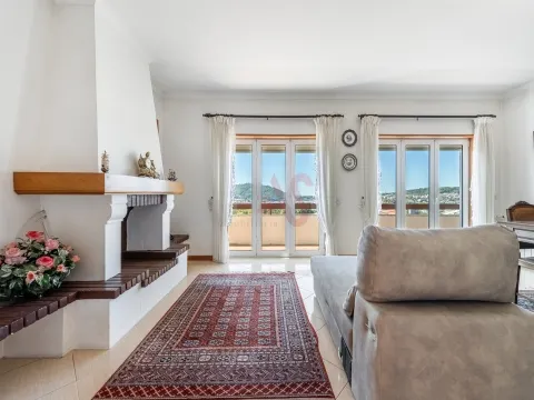  Moradia T5 com Vista Deslumbrante sobre a Cidade de Vizela