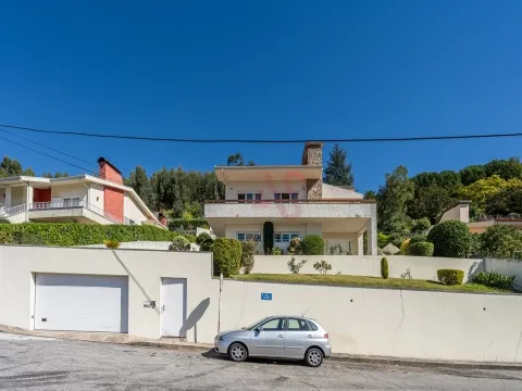  Moradia T5 com Vista Deslumbrante sobre a Cidade de Vizela